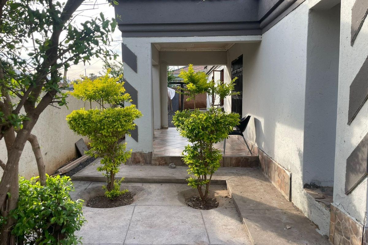 House For Sale in Burgersfort - Photo 2