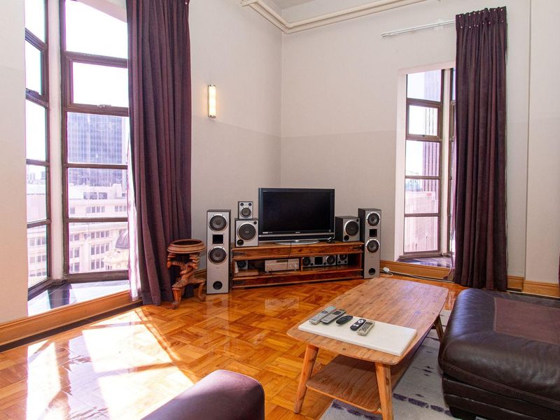 127sqm 2 Bedroom Apartment To Rent in Cape Town City Centre - Photo 2
