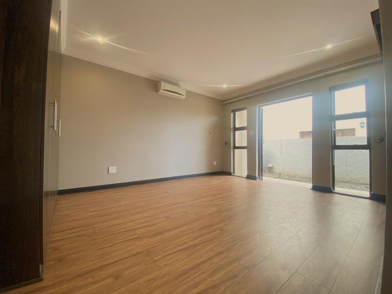 Exquisite Family Retreat with Luxury Finishes and Entertainer's Dream Patio - Photo 8