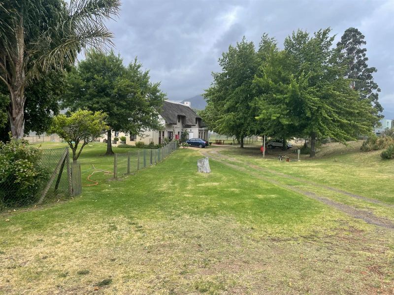 Exceptional Riverside Farm in the Prestigious Franschhoek Valley - Photo 7