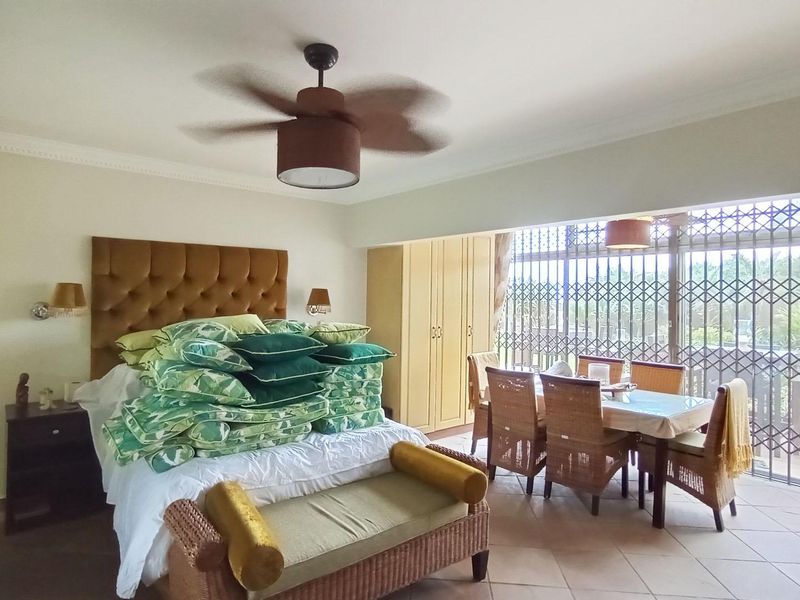 Front-Line Apartment on Marine Drive, Umhlanga - Photo 5