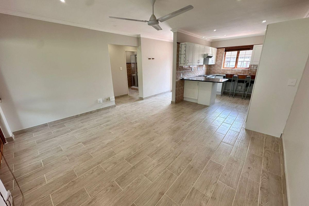 Newly Renovated, Two Bed, Top Floor Apartment, Bryanston - Photo 3
