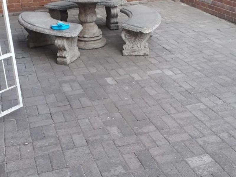 Clean, quiet and secure Duplex in a well-maintained complex - Photo 5