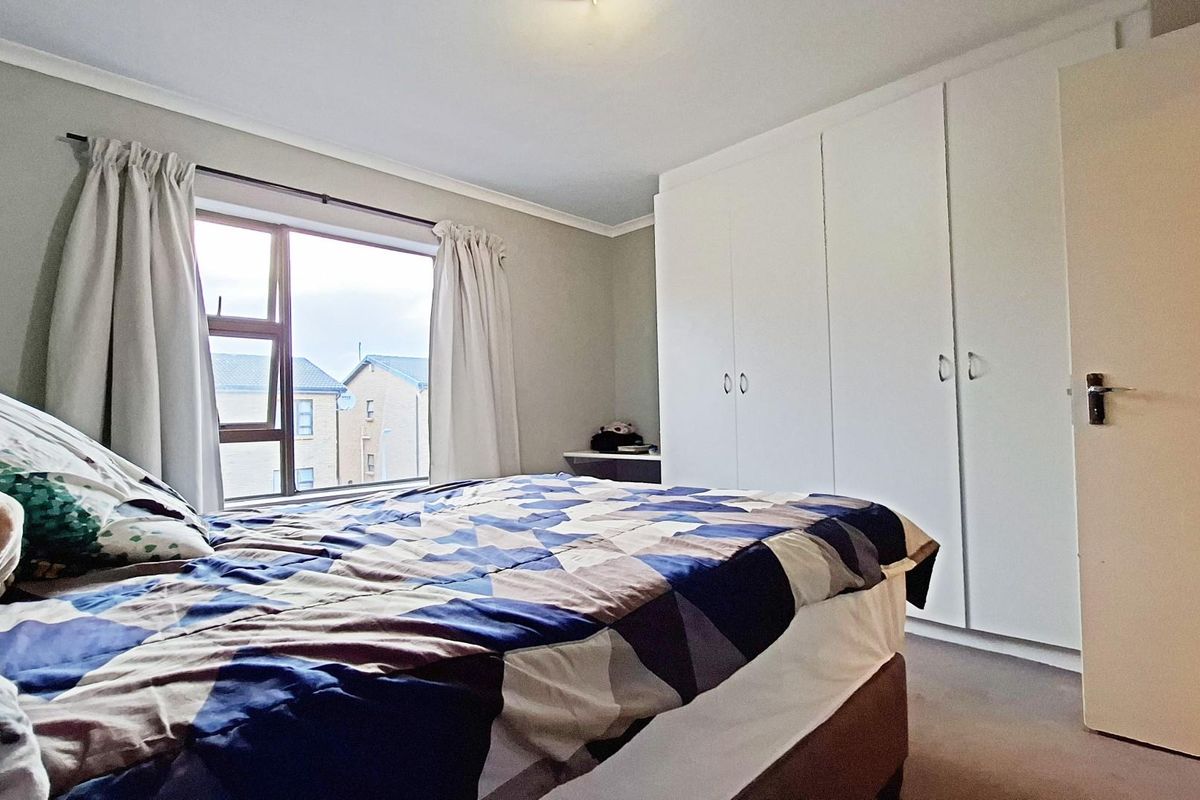 Apartment For Sale in Fairview Golf Estate, Gordons Bay - Photo 2