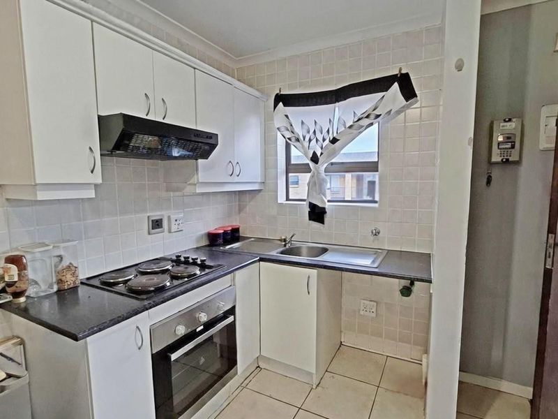 Apartment For Sale in Fairview Golf Estate, Gordons Bay - Photo 3