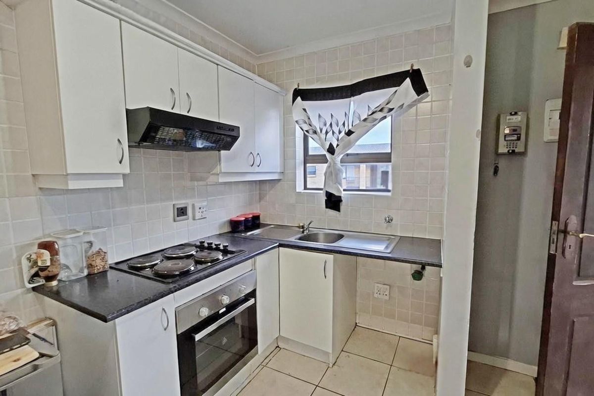 Apartment For Sale in Fairview Golf Estate, Gordons Bay - Photo 3