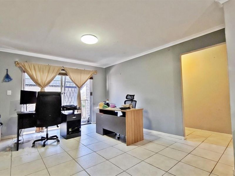 Apartment For Sale in Fairview Golf Estate, Gordons Bay - Photo 5