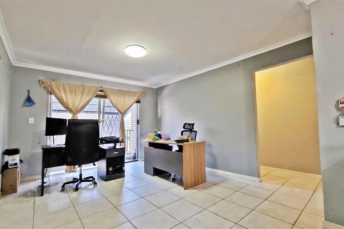 Apartment For Sale in Fairview Golf Estate, Gordons Bay - Photo 5
