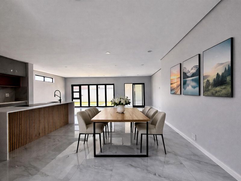 Luxury Home for sale in the ever popular Sandown in Bloubergstrand Cape Town - Photo 8