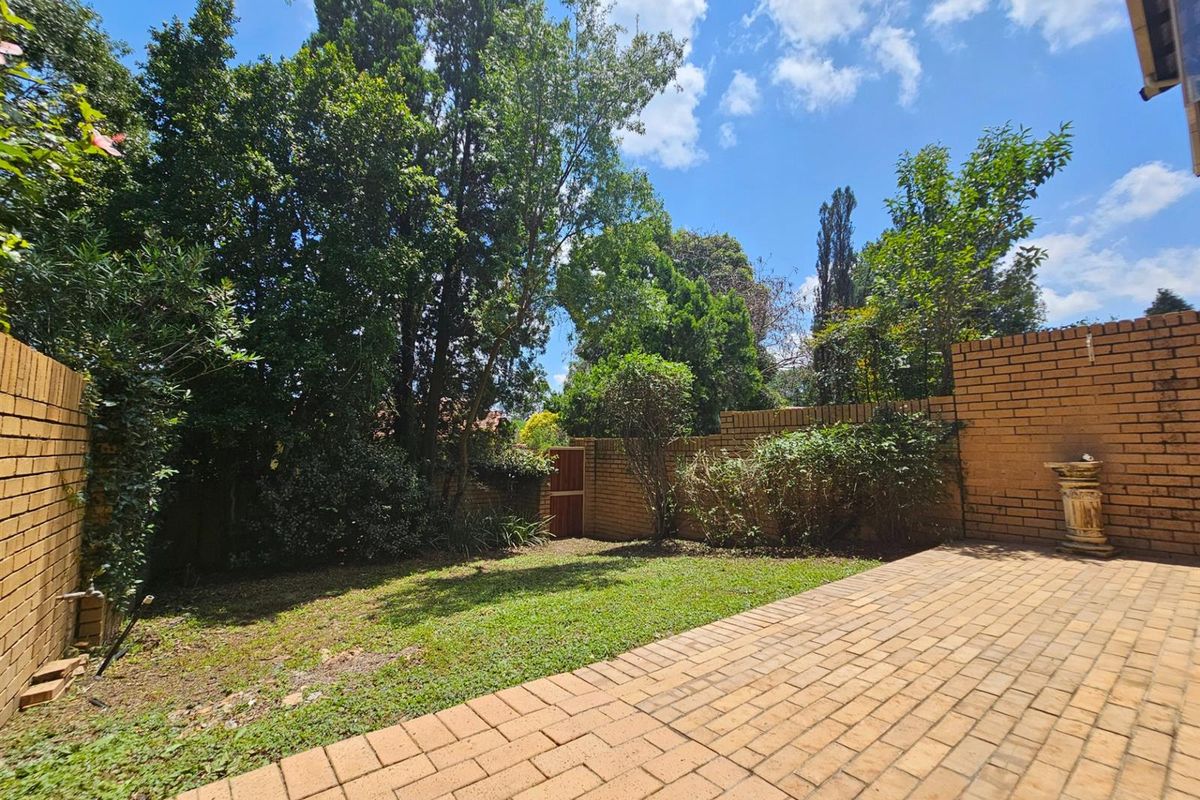 Spacious 3 Bedroom Duplex in a Secure Morningside Complex - Photo 2