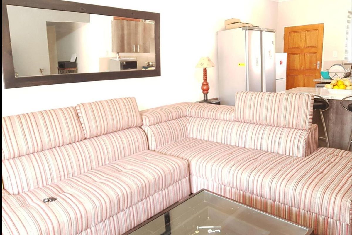 R700 000 - Apartment For Sale, Witfield, Boksburg - Photo 3