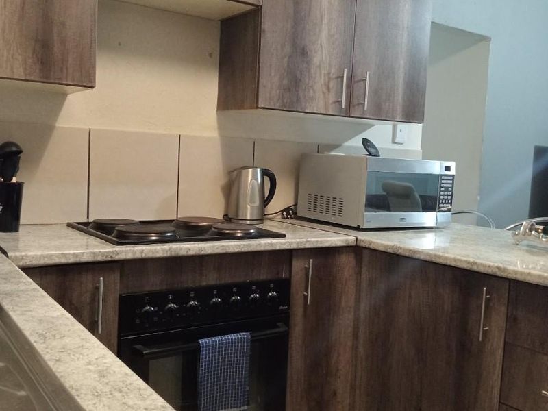 R700 000 - Apartment For Sale, Witfield, Boksburg - Photo 10