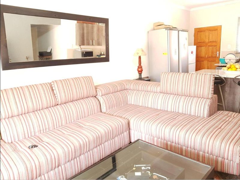 R700 000 - Apartment For Sale, Witfield, Boksburg - Photo 6