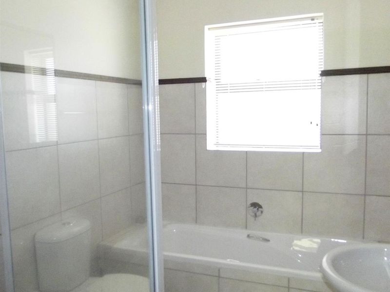 HOME IN KRAAIBOSCH COUNTRY ESTATE, GEORGE, GARDEN ROUTE - Photo 10