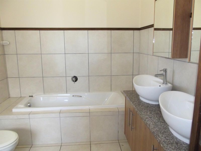 HOME IN KRAAIBOSCH COUNTRY ESTATE, GEORGE, GARDEN ROUTE - Photo 7