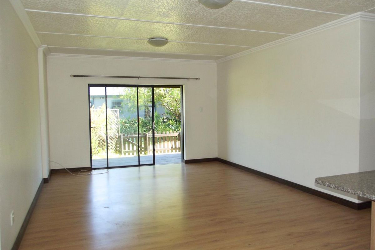 HOME IN KRAAIBOSCH COUNTRY ESTATE, GEORGE, GARDEN ROUTE - Photo 2