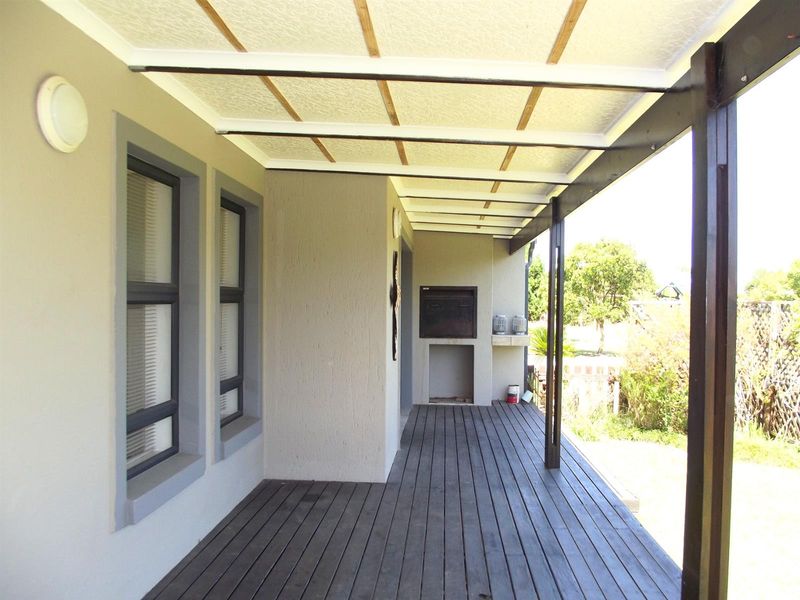HOME IN KRAAIBOSCH COUNTRY ESTATE, GEORGE, GARDEN ROUTE - Photo 5