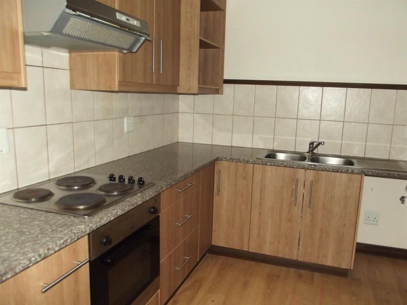 HOME IN KRAAIBOSCH COUNTRY ESTATE, GEORGE, GARDEN ROUTE - Photo 4