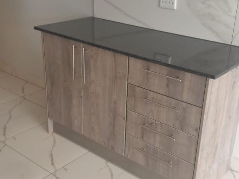 Apartment To Rent in Noordwyk, Midrand - Photo 5