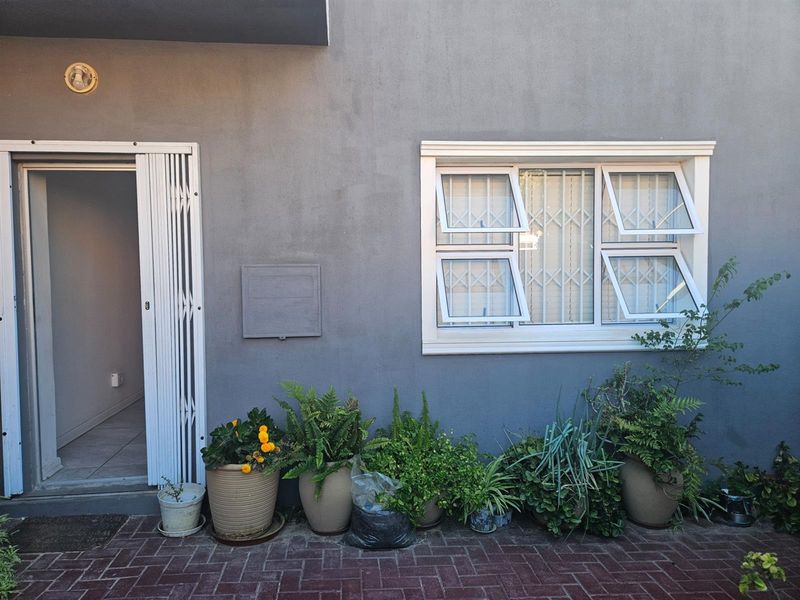 Room To Rent in ZONNEBLOEM, close to CPUT - UCT Groote Schure Hospital Cape Town CBD - Photo 9