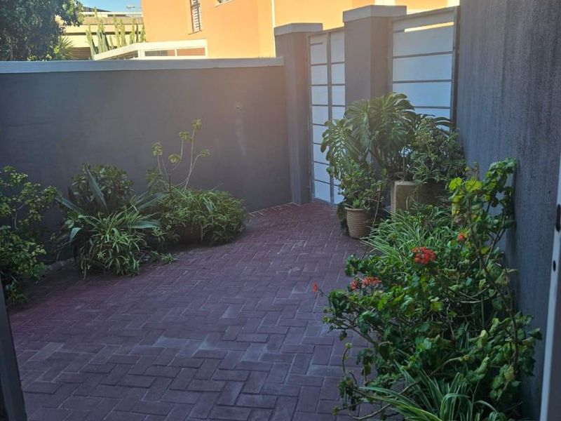 Room To Rent in ZONNEBLOEM, close to CPUT - UCT Groote Schure Hospital Cape Town CBD - Photo 5
