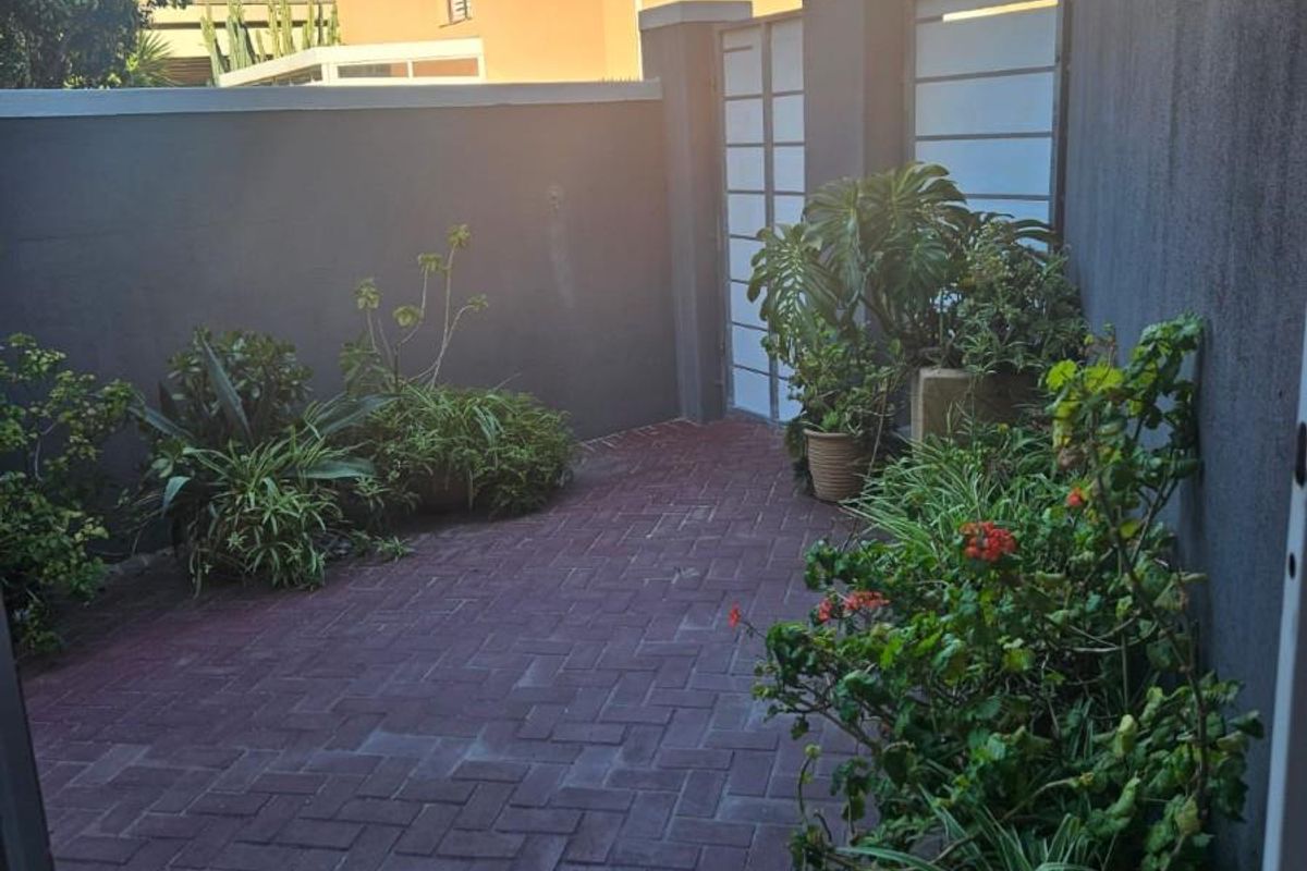 Room To Rent in ZONNEBLOEM, close to CPUT - UCT Groote Schure Hospital Cape Town CBD - Photo 5