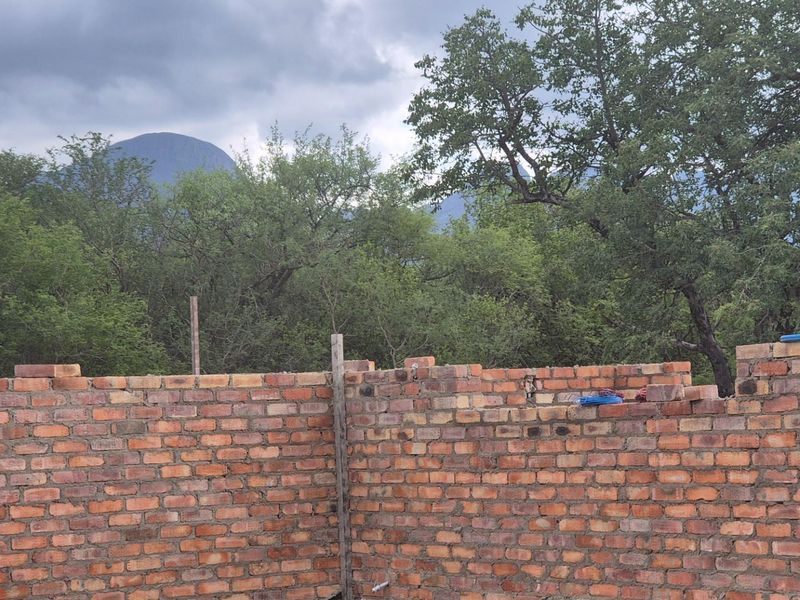 Brand new House in building phase for sale in Blyde Wildlife  Estate, Hoedspruit. No Transfer Duty - Photo 2