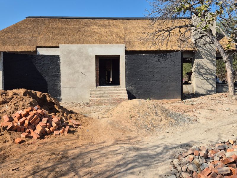 Brand new House in building phase for sale in Blyde Wildlife  Estate, Hoedspruit. No Transfer Duty - Photo 3