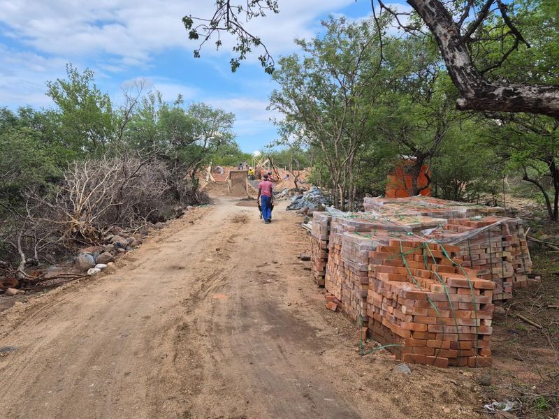 Brand new House in building phase for sale in Blyde Wildlife  Estate, Hoedspruit. No Transfer Duty - Photo 6