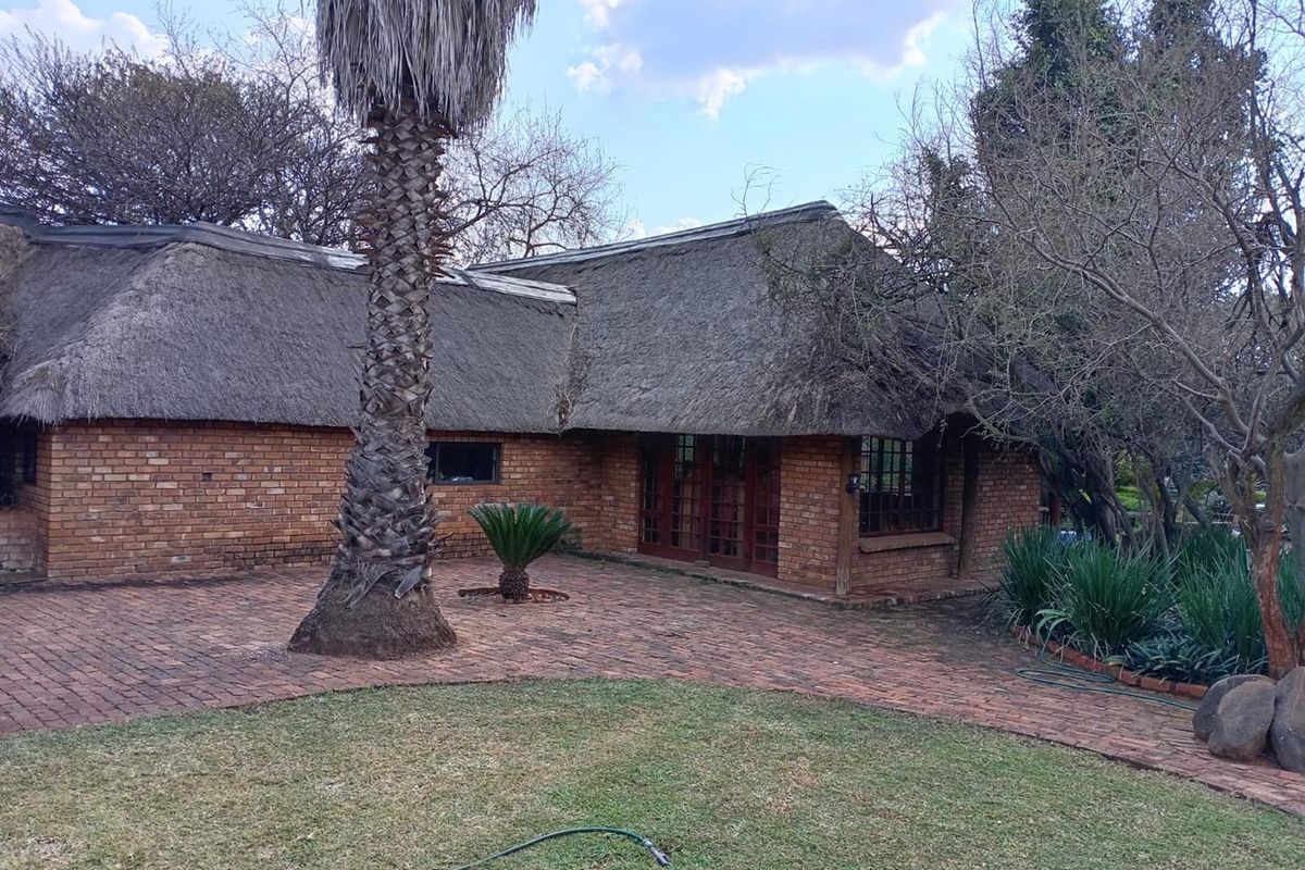 Spacious house in Derdepoort to rent - Photo 3