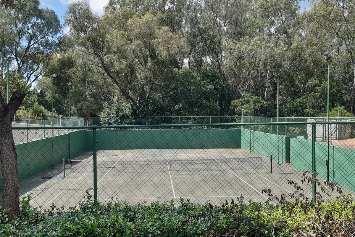 2 bed Apartment For Sale Douglasdale - Photo 3