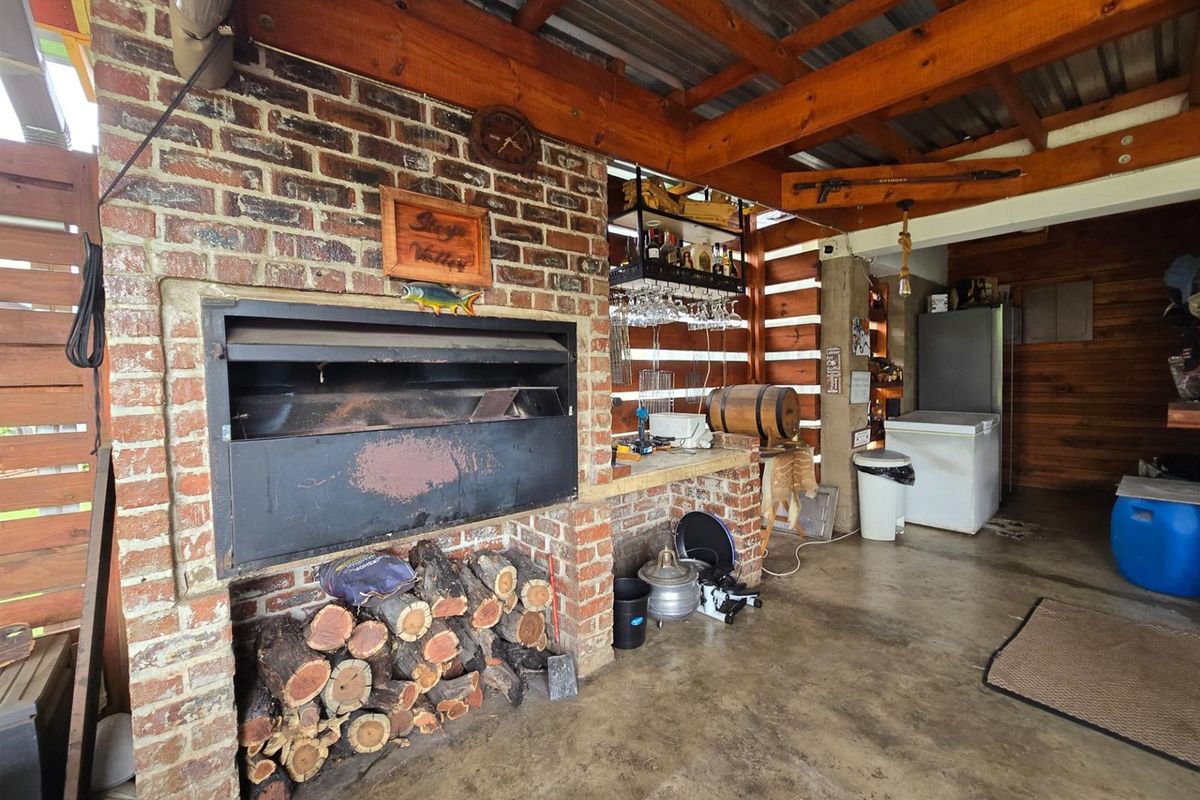 Entertain in Style, Live in Comfort - A Versatile Home Built for Modern Living - Photo 2