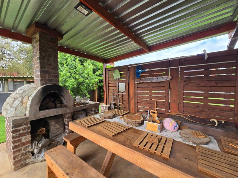 Entertain in Style, Live in Comfort - A Versatile Home Built for Modern Living - Photo 3