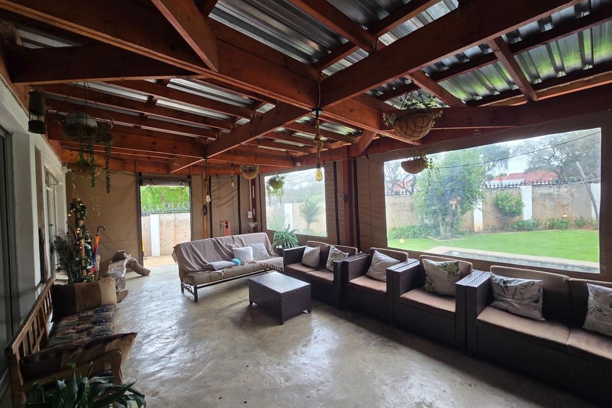 Entertain in Style, Live in Comfort - A Versatile Home Built for Modern Living - Photo 4