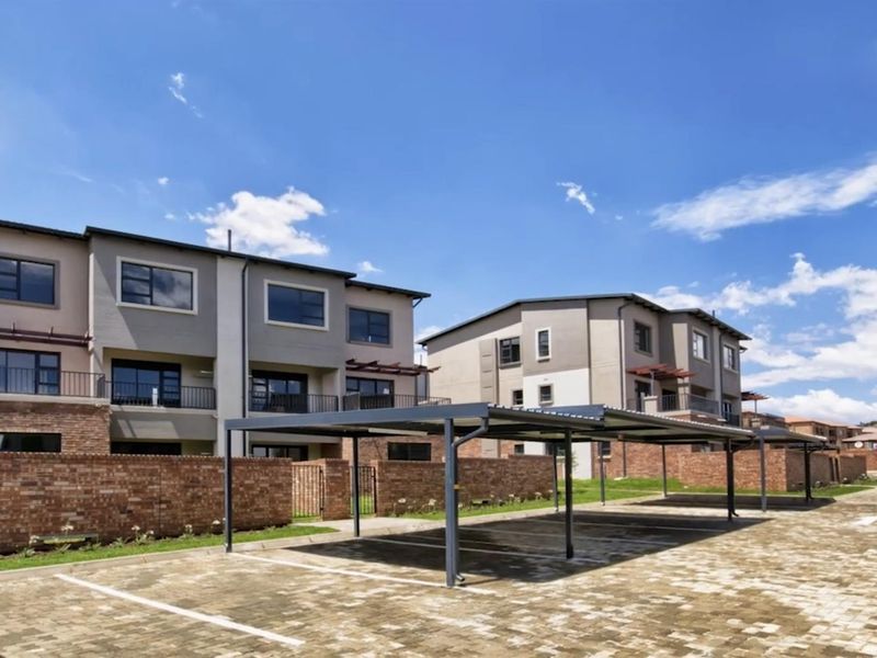 Ground Floor 3 Bedroom, 2 Bathroom Unit for Sale in Wilgeheuwel | No Transfer Duty - Photo 4