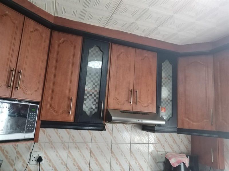 House For Sale in Chatsworth, KwaZulu Natal - Photo 2