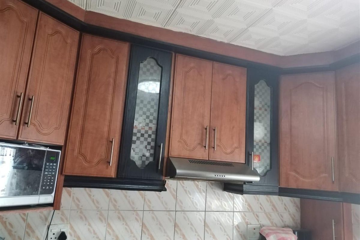 House For Sale in Chatsworth, KwaZulu Natal - Photo 2