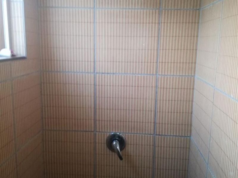 House For Sale in Chatsworth, KwaZulu Natal - Photo 2