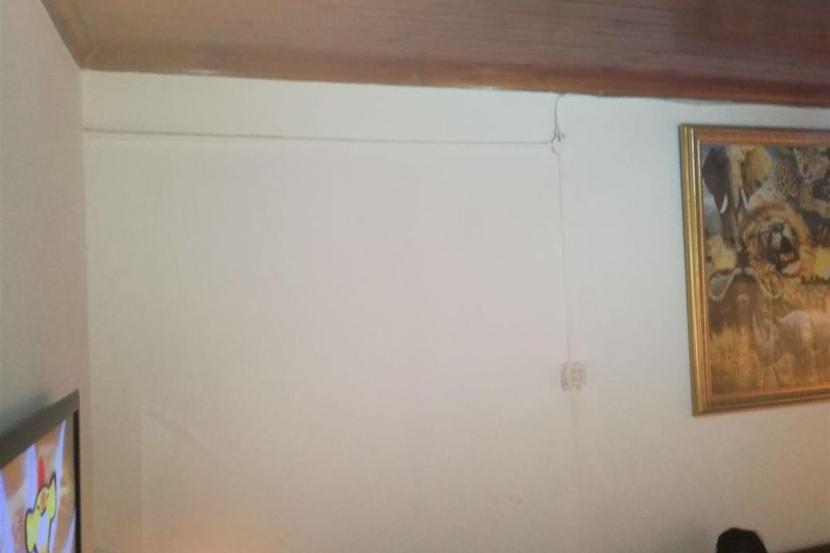 House For Sale in Chatsworth, KwaZulu Natal - Photo 3