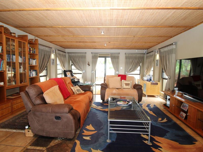 Private Lodge in Mabalingwe Nature Reserve - A Big 5 Lodge of Peace and Tranquillity - Photo 8