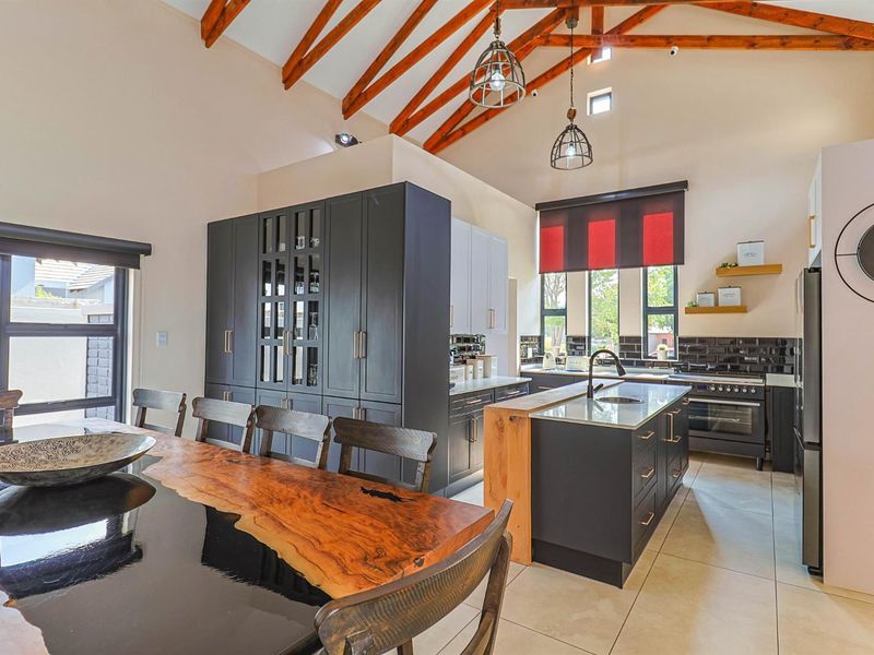 Where Elegance Meets Sophistication: A Designer Sanctuary for Modern Living - Photo 8