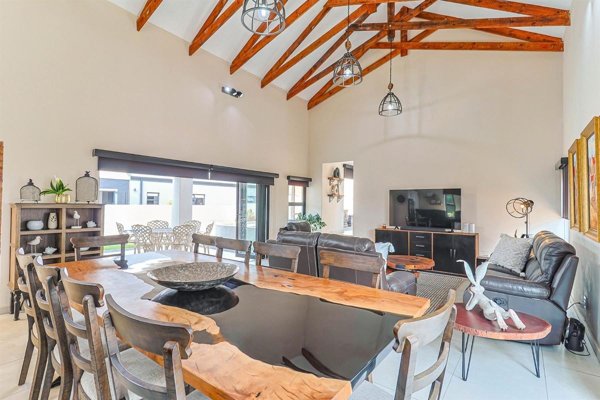 Where Elegance Meets Sophistication: A Designer Sanctuary for Modern Living - Photo 4