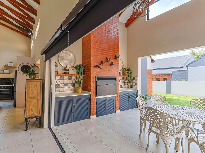 Where Elegance Meets Sophistication: A Designer Sanctuary for Modern Living - Photo 5