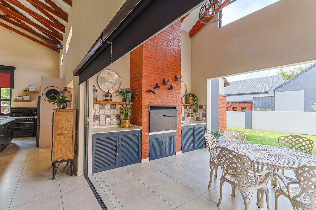 Where Elegance Meets Sophistication: A Designer Sanctuary for Modern Living - Photo 5