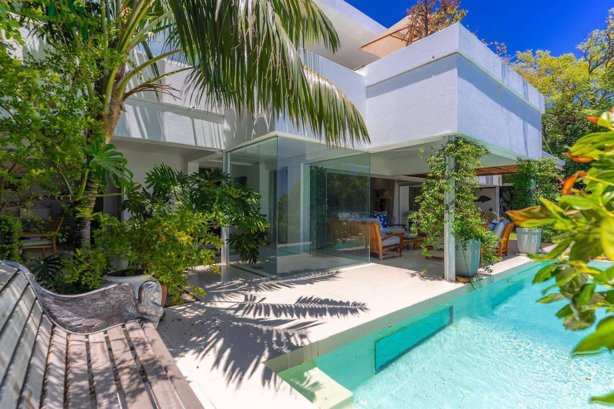 A serene coastal sanctuary perched in one of Camps Bay’s most exclusive elevated positions. - Photo 5