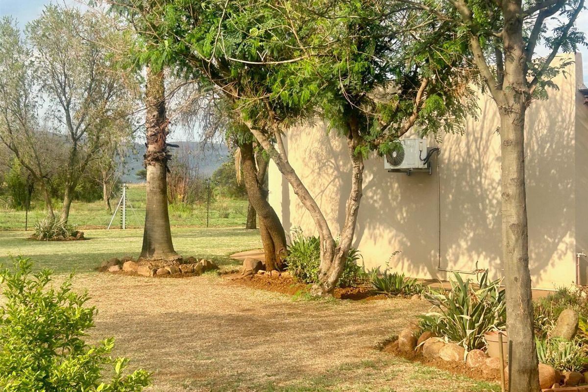 Farm For Sale in Kameeldrift West, Hartbeespoort - Photo 2