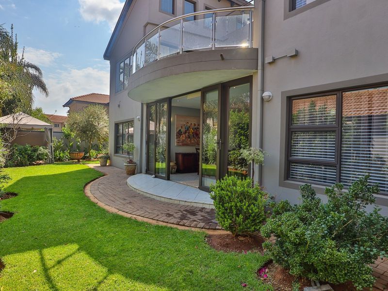 A Modern Masterpiece of Space, Style and Sophistication - Photo 1