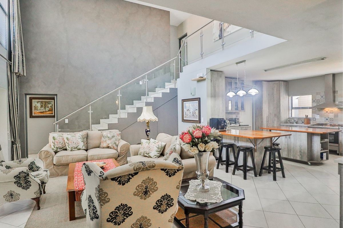 A Modern Masterpiece of Space, Style and Sophistication - Photo 3