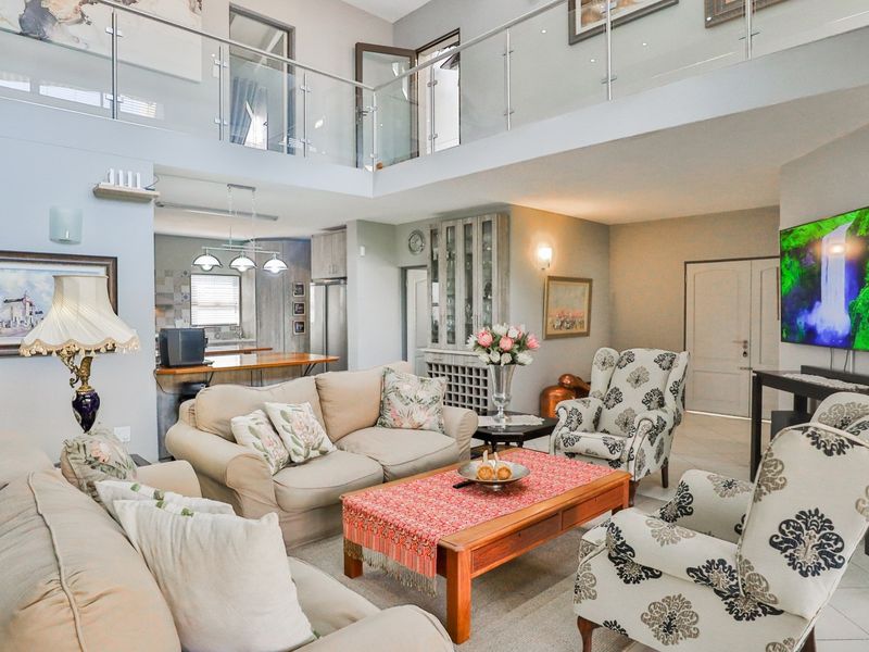 A Modern Masterpiece of Space, Style and Sophistication - Photo 5
