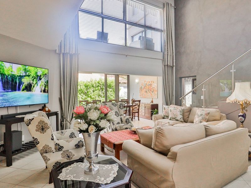 A Modern Masterpiece of Space, Style and Sophistication - Photo 9
